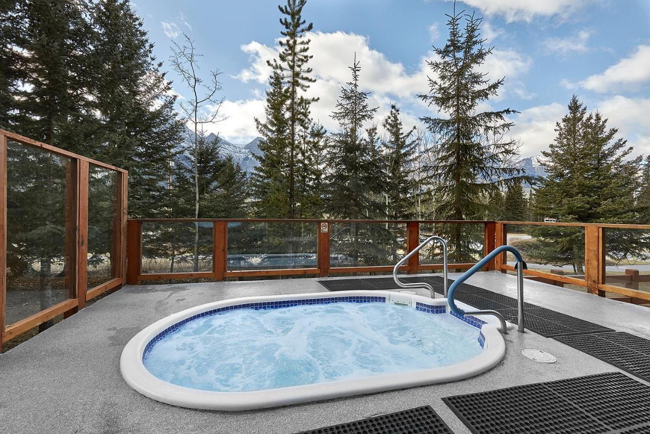 Mountain View Escape With Open Hot Tub, Views!! Villa Canmore Exteriör bild